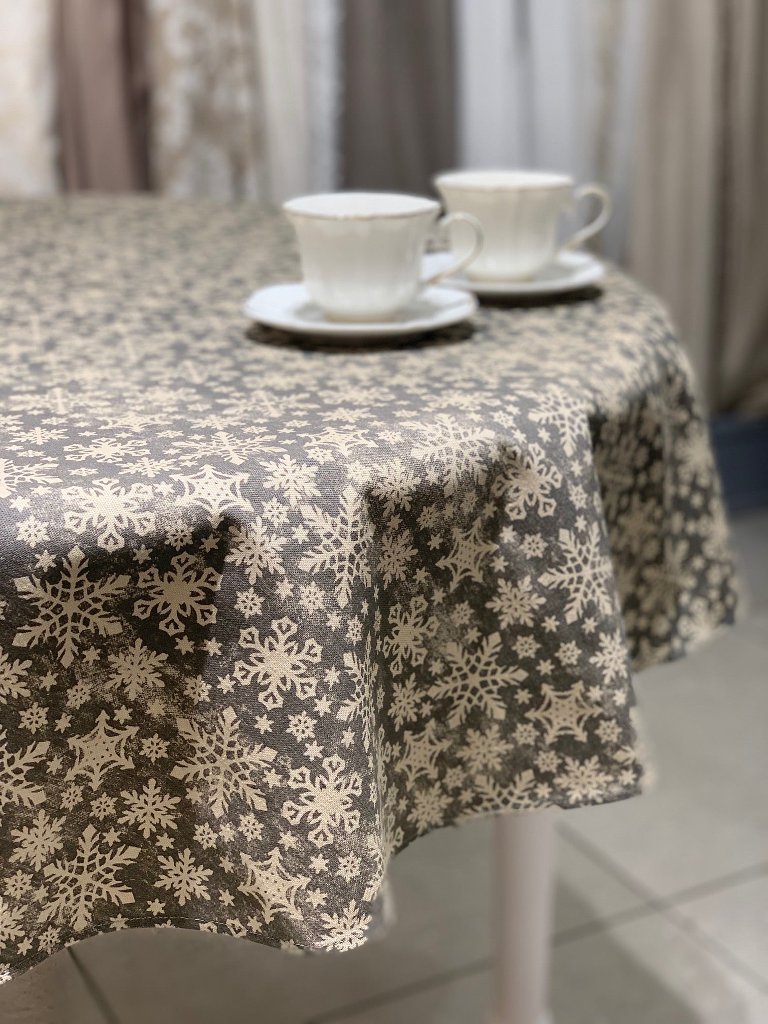 Round grey Christmas motive Tablecloth with snowflake print