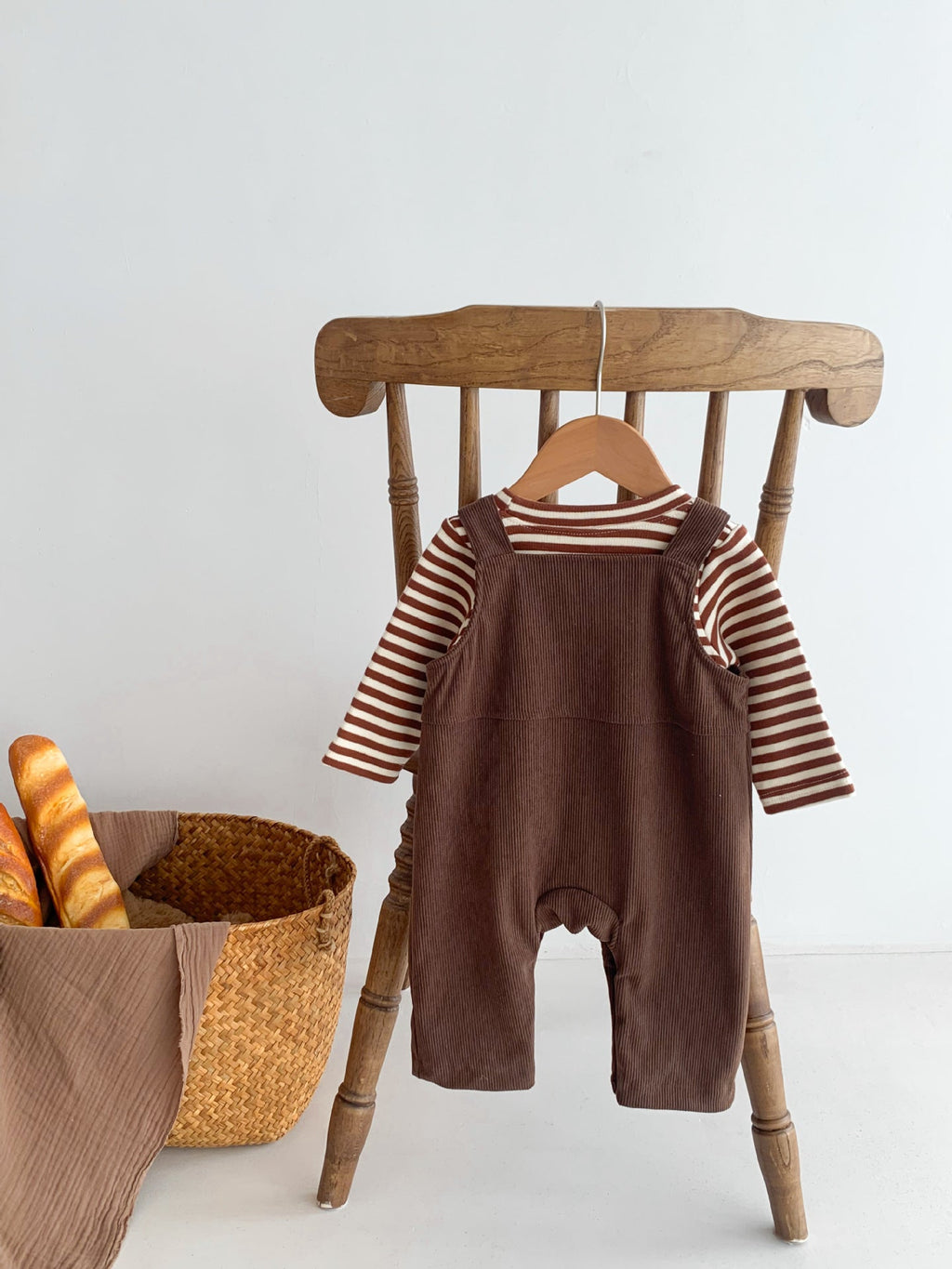 Baby Latzhosen-Set mit Bärenkopf aus Cord - Unisex