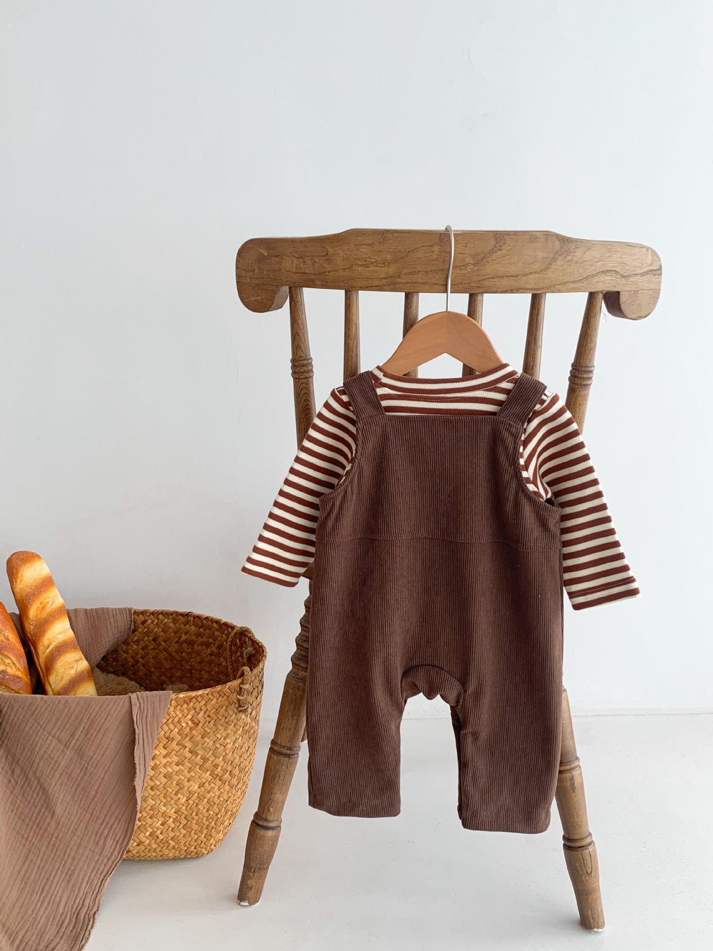 Baby Latzhosen-Set mit Bärenkopf aus Cord - Unisex
