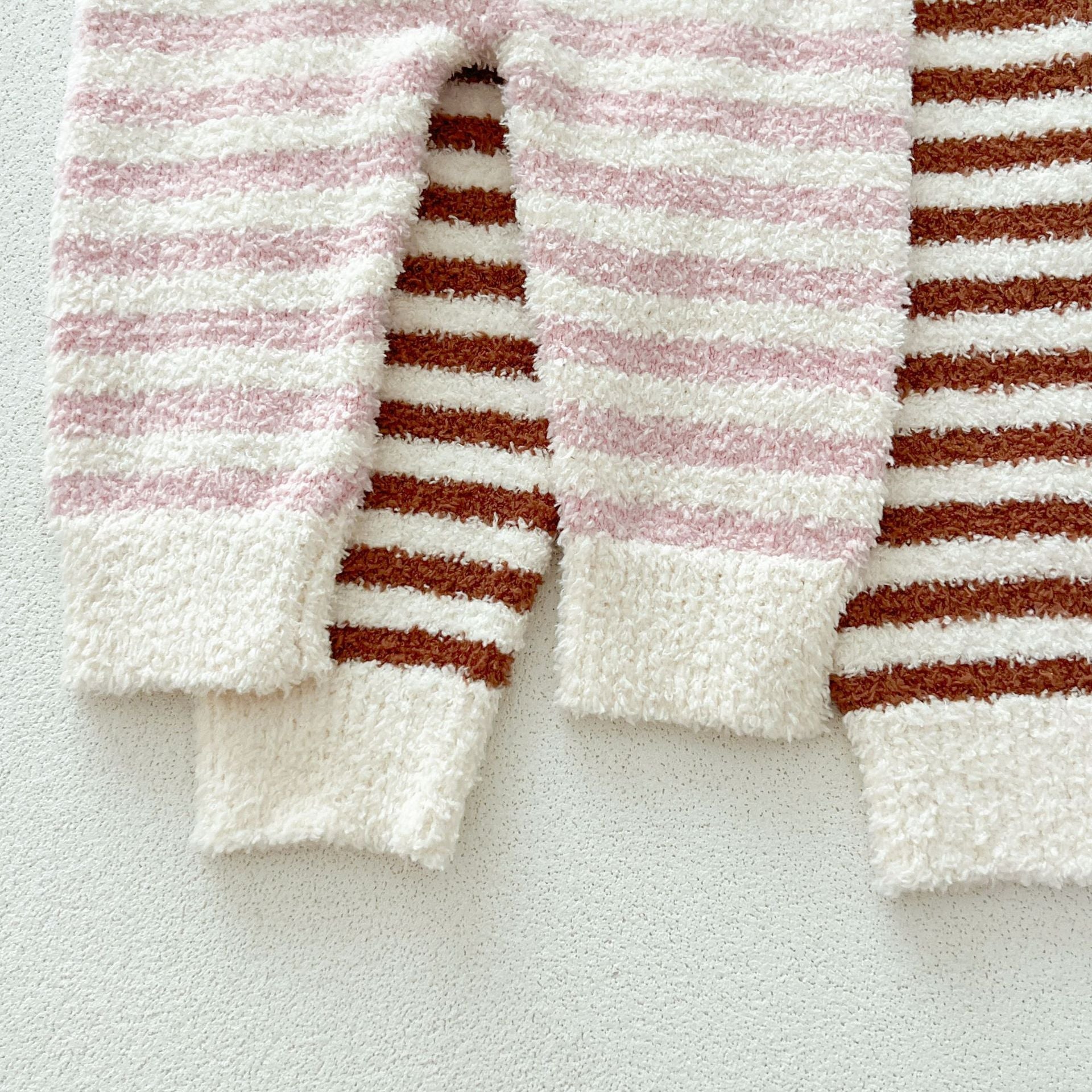 Süßes Baby Zweiteiler-Set - Fleece Pullover und Hose für Mädchen und Jungen