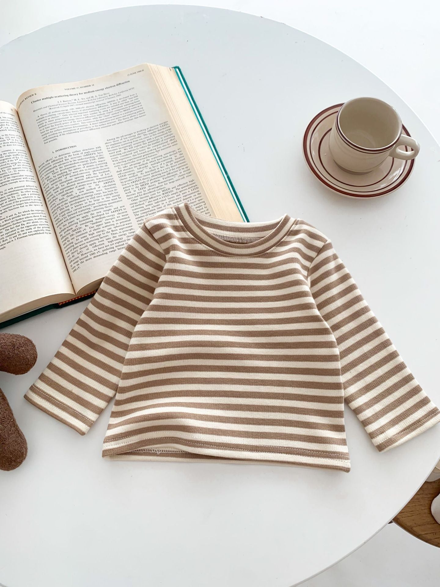 Baby Latzhosen-Set mit Bärenkopf aus Cord - Unisex